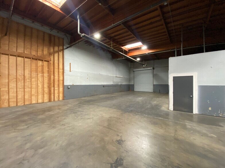 More Photos Of 2216 Cedarvale Dr, Ceres Warehouse For Lease
