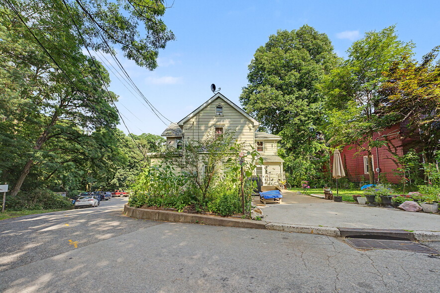 More Photos Of 23 Malcolm St, Morristown Industrial For Sale