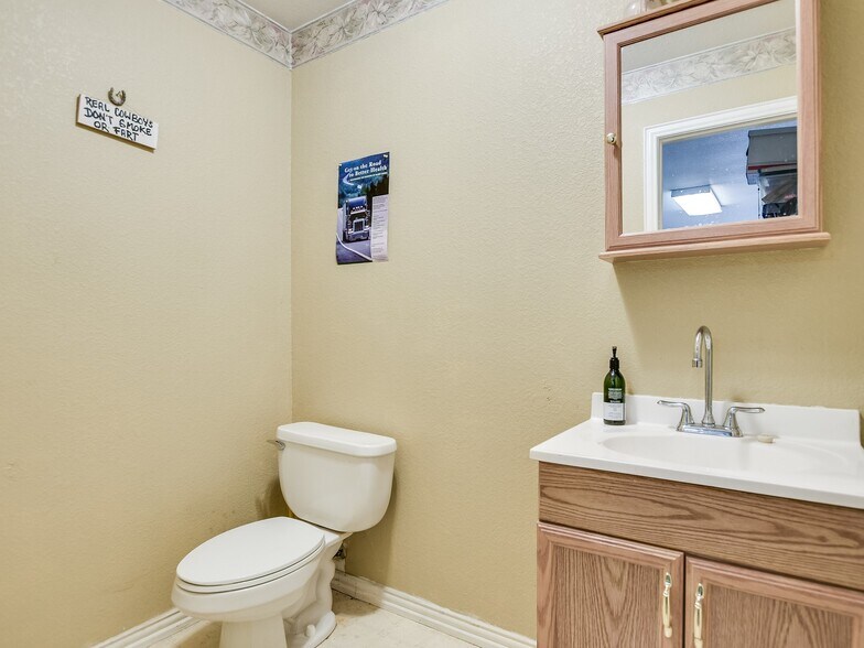 More Photos Of 4861 E Highway 199, Springtown Specialty For Sale