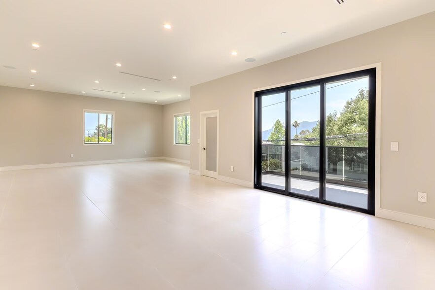 More Photos Of 2941 Mary St, La Crescenta Apartments For Sale