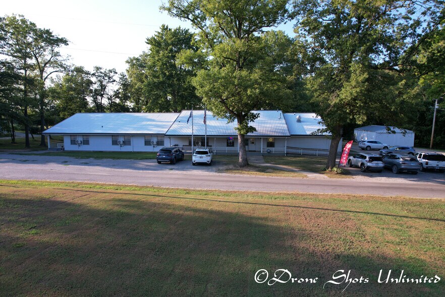 More Photos Of 402 Mae Orr St, Enfield Hotel For Sale