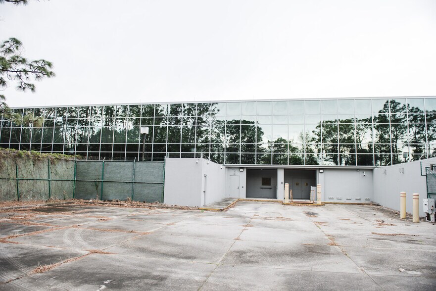 More Photos Of 707 Mendham Blvd, Orlando Office For Lease