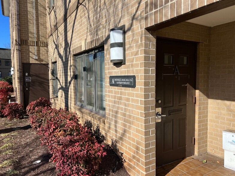 More Photos Of 7221-7231 Hanover Pky, Greenbelt Medical For Sale