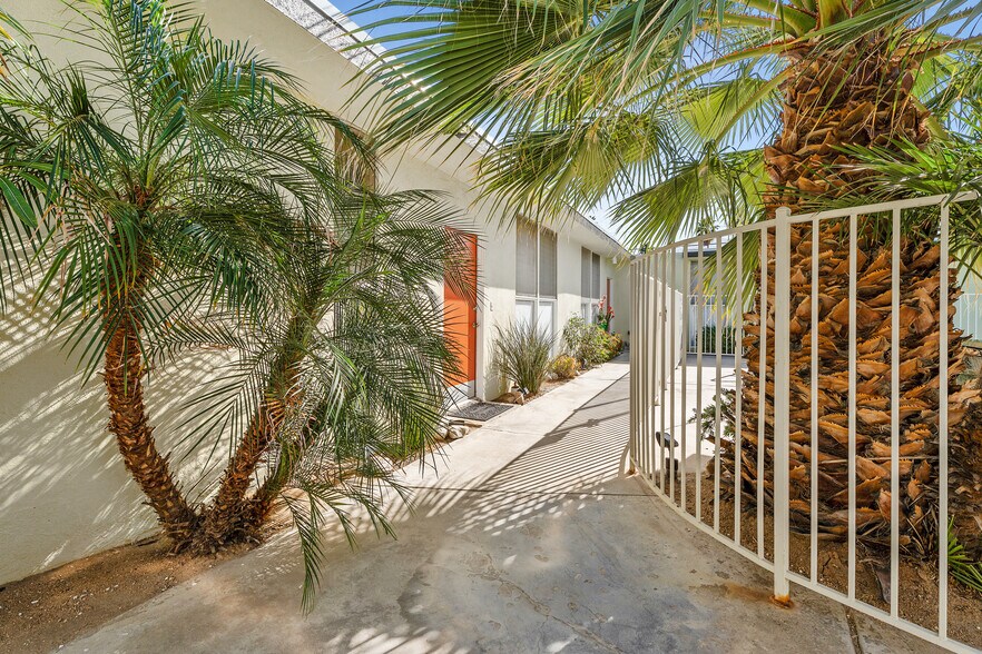 More Photos Of 1777 E Arenas Rd, Palm Springs Apartments For Sale