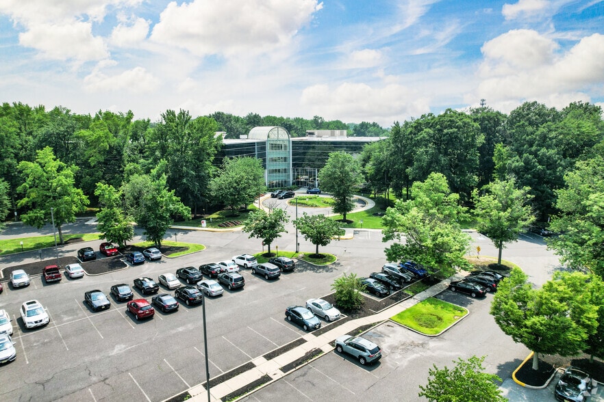 More Photos Of 10000 Midlantic Dr, Mount Laurel Office For Lease