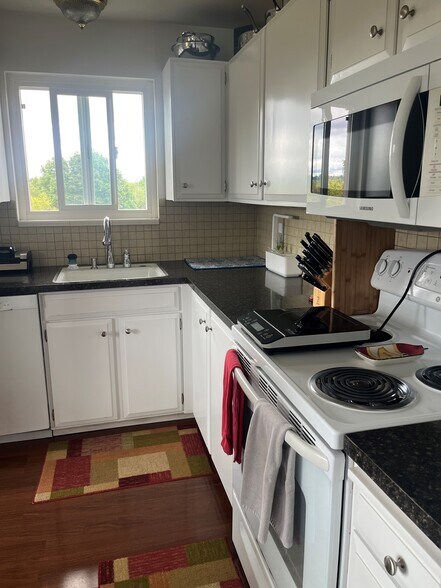 More Photos Of 2707 W Jameson St, Seattle Apartments For Sale