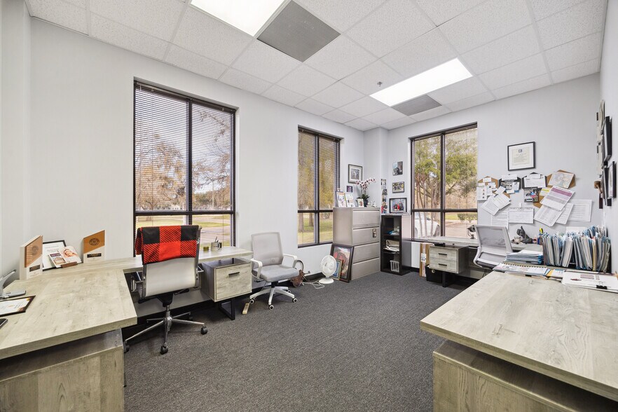 More Photos Of 52 Sugar Creek Center Blvd, Sugar Land Office For Sale