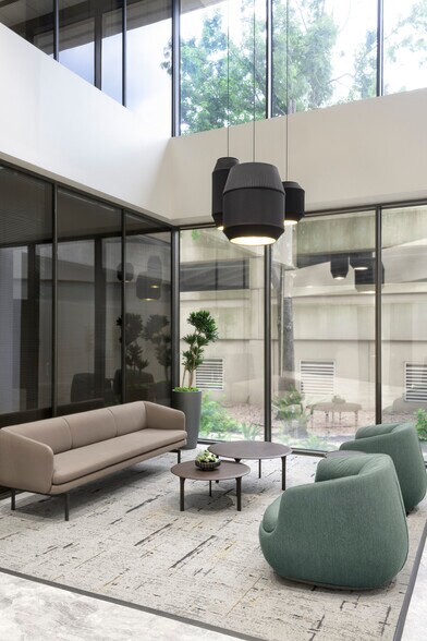 More Photos Of 1616 S Voss Rd, Houston Office For Lease