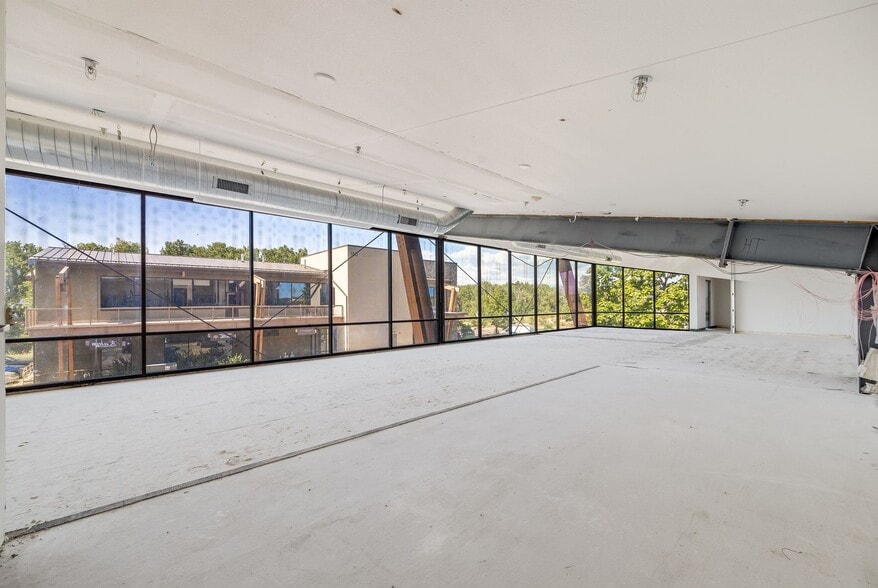 More Photos Of 140 Old Laramie Trl, Lafayette Medical For Lease