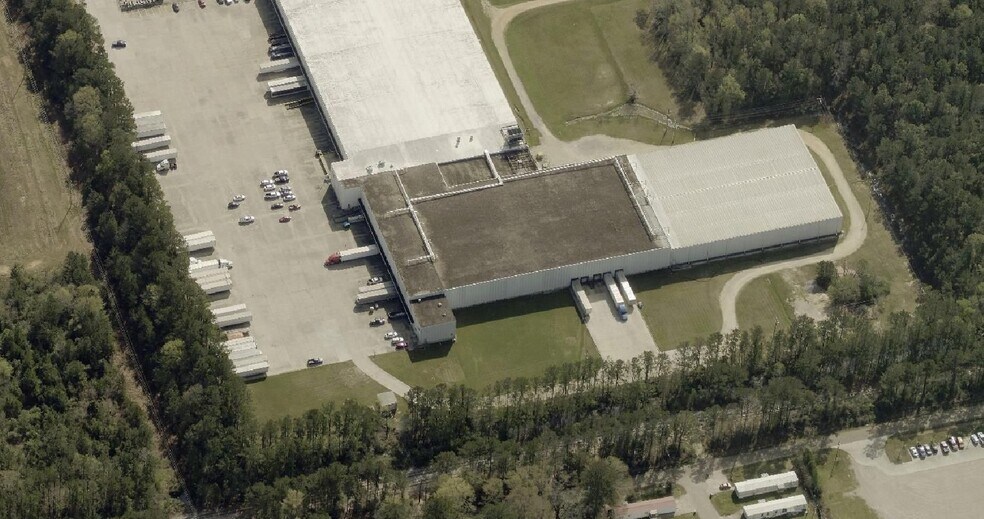More Photos Of 301-511 Pride Dr, Hammond Distribution For Lease