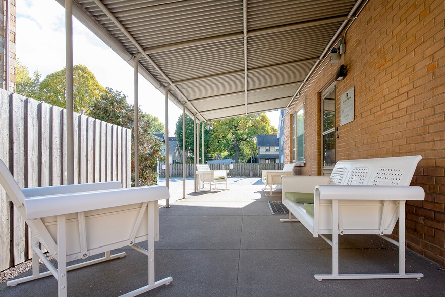 More Photos Of 2425 W 11th St, Cleveland Office For Lease