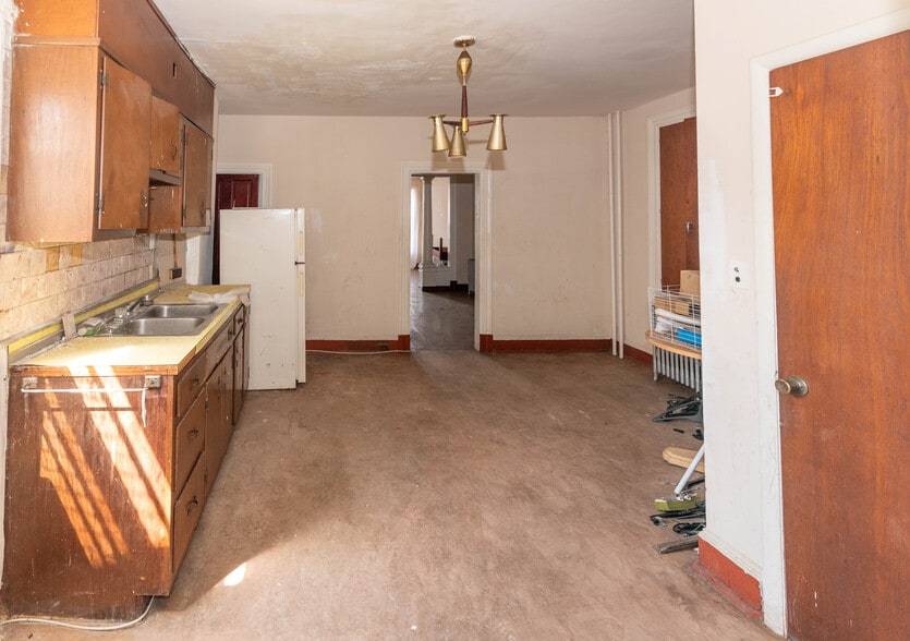 More Photos Of 2211 E Monument St, Baltimore Storefront Retail Residential For Sale