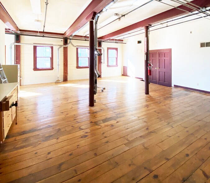 More Photos Of 30R Hampshire St, Methuen Loft Creative Space For Lease