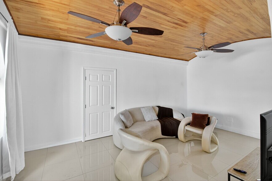 More Photos Of 1680 NW 22nd Ct, Miami Multifamily For Sale