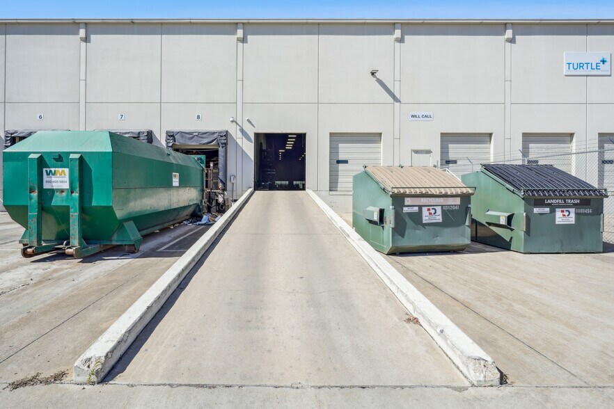 More Photos Of 2251 Picadilly Dr, Austin Warehouse For Lease