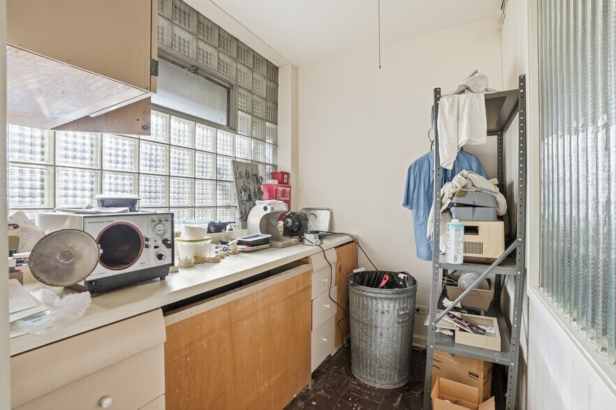 More Photos Of 10835 S Western Ave, Chicago Apartments For Sale
