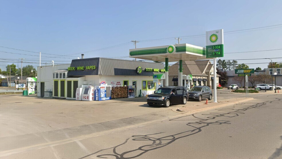 More Photos Of 200 N 5th St, Roscommon Service Station For Sale