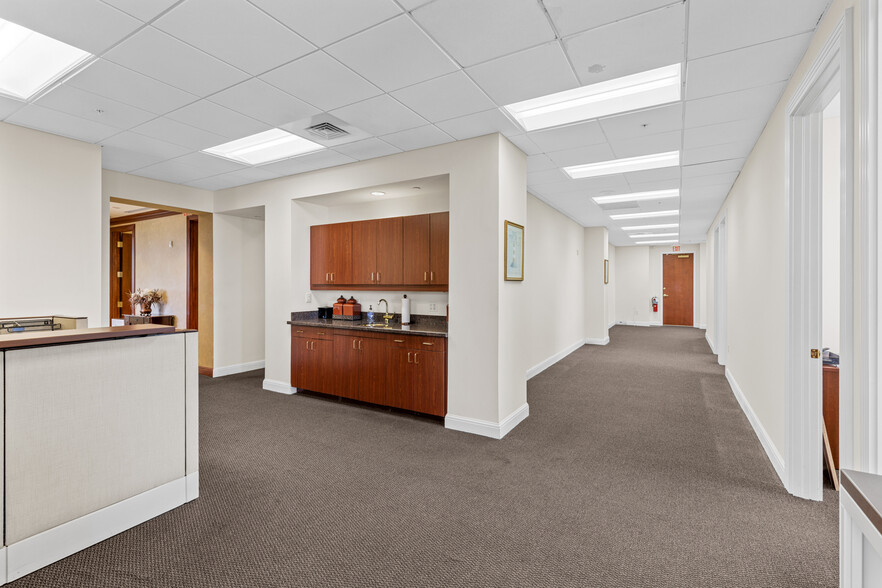 More Photos Of 6751 N Federal Hwy, Boca Raton Office For Sale