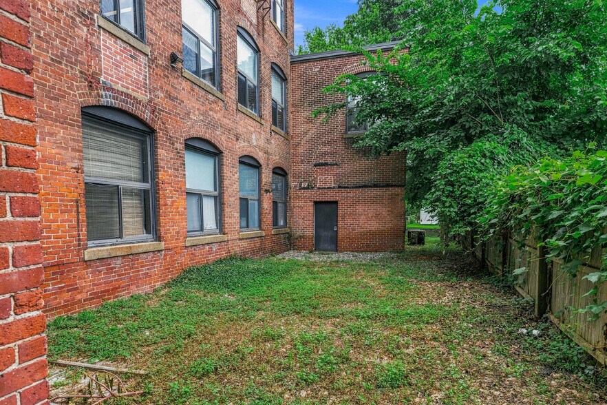 More Photos Of 103 Roxbury St, Keene Office For Sale