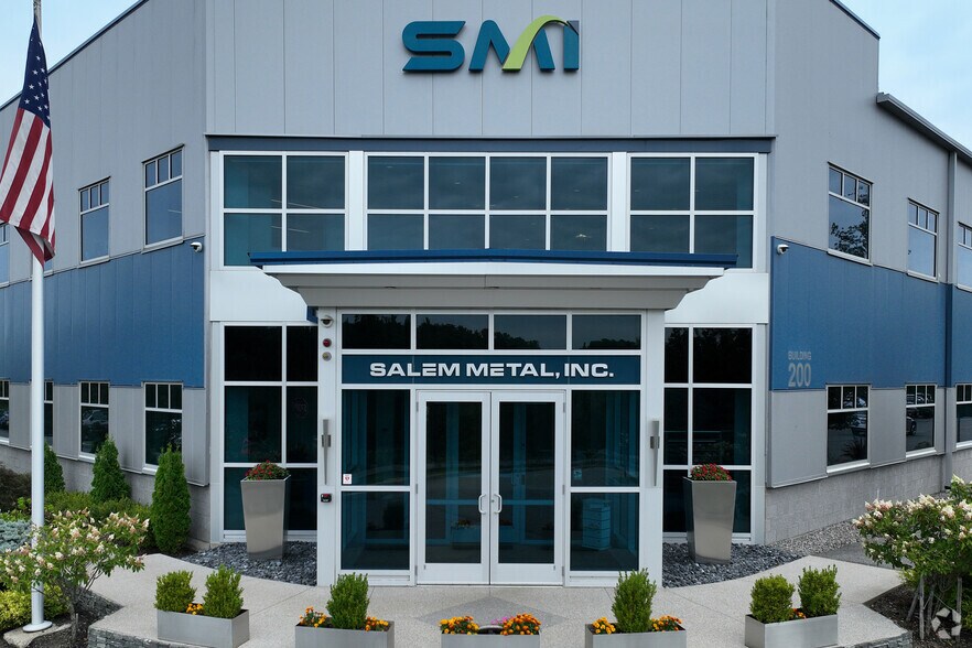 More Photos Of 177 N Main St, Middleton Warehouse For Lease