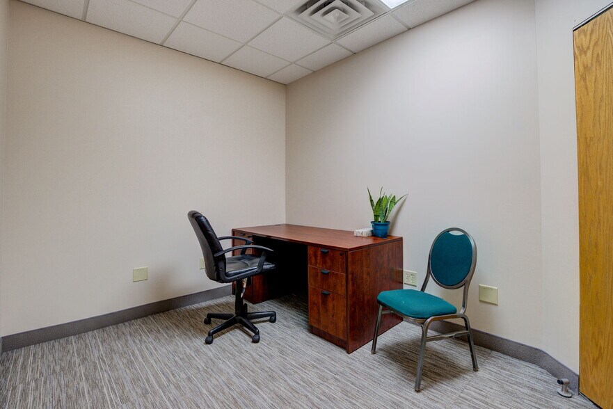 More Photos Of 1301 Cliff Rd E, Burnsville Showroom For Sale