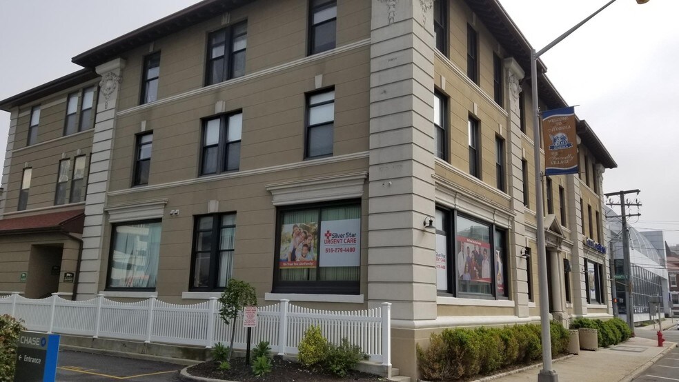 More Photos Of 210 Old Country Rd, Mineola Office For Lease