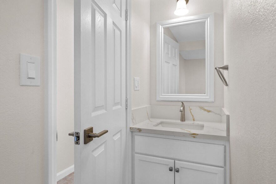 More Photos Of 1749 Dahlia Ave, San Diego Apartments For Sale