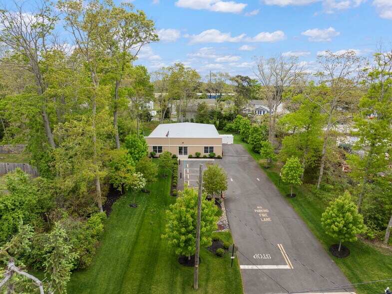 More Photos Of 30 Bolton Ln, West Creek Light Distribution For Sale