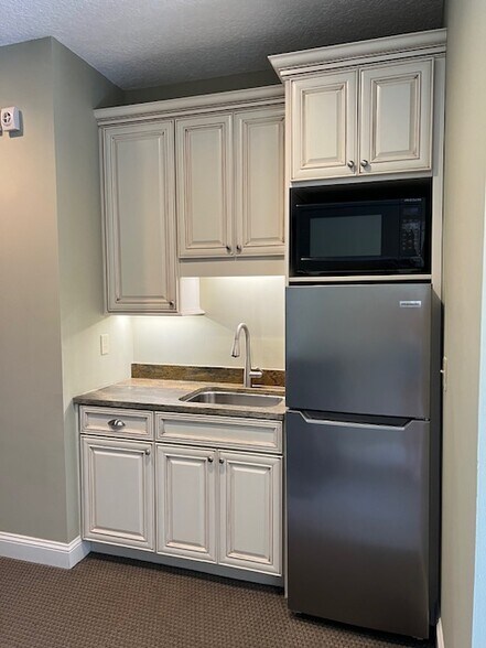 More Photos Of 2950 Halcyon Ln, Jacksonville Office For Lease