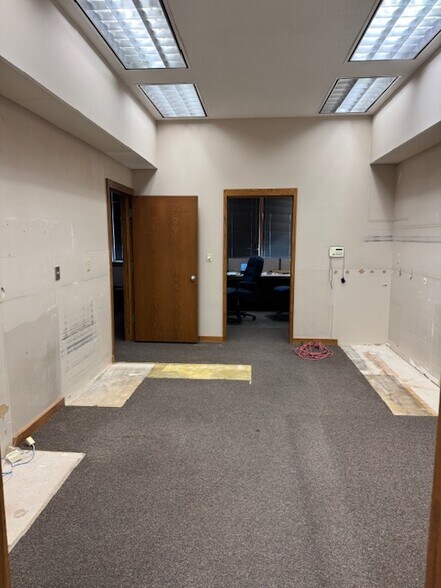 More Photos Of 125 S 9th St, Lincoln Medical For Lease
