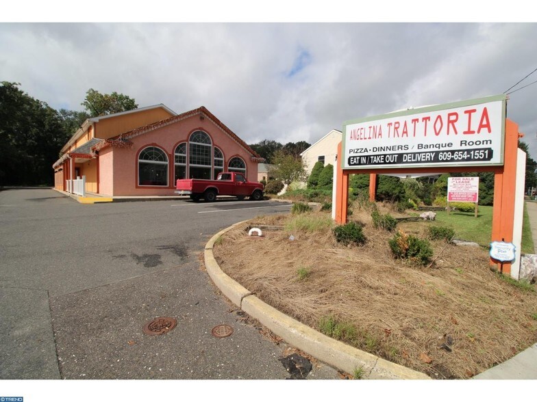 More Photos Of 638-640 Stokes Rd, Medford Restaurant For Sale