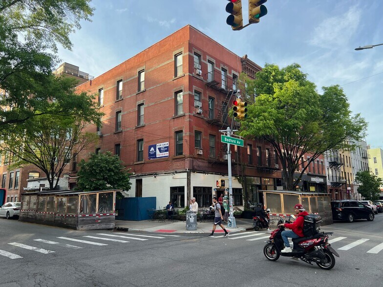 More Photos Of 124 Bedford Ave, Brooklyn Multifamily For Sale