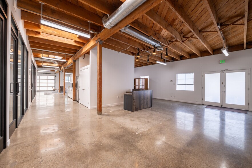 More Photos Of 2842-2912 Colorado Ave, Santa Monica Flex For Lease