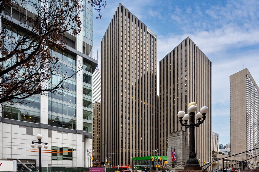 More Photos Of 390 Bay St, Toronto Office For Lease