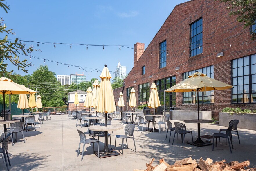 More Photos Of 500 E Davie St, Raleigh Restaurant For Lease