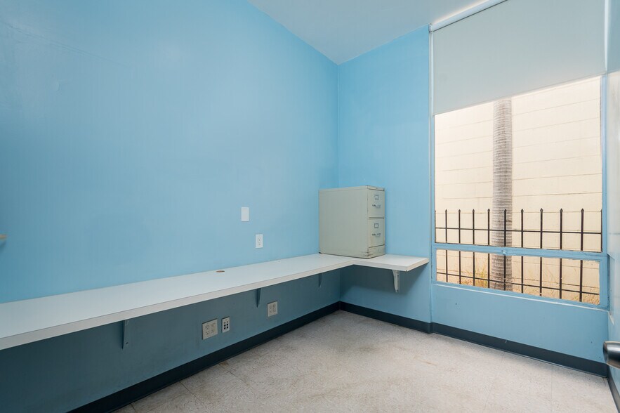 More Photos Of 1533 Alamitos Ave, Long Beach Medical For Sale