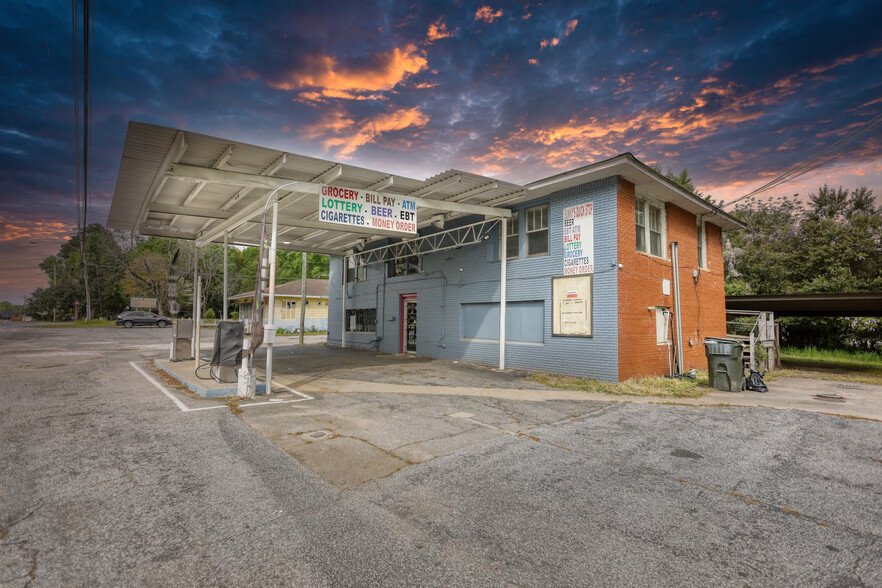 Primary Photo Of 510 S Camellia Blvd, Fort Valley Convenience Store For Sale