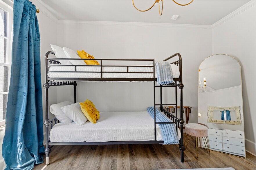 More Photos Of 782 Water St, Biloxi Office For Sale