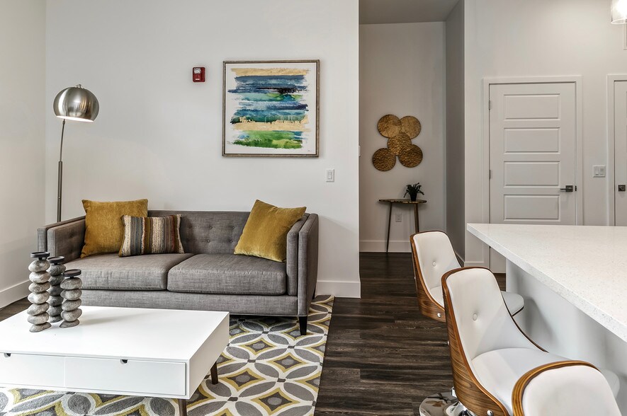 More Photos Of 1415 Cuming St NE, Omaha Apartments For Lease