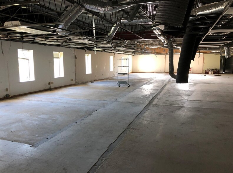 More Photos Of 2104 International Ln, Madison Light Distribution For Lease