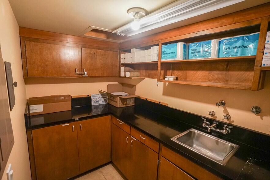 More Photos Of 1060-1080 Delbon Ave, Turlock Medical For Sale