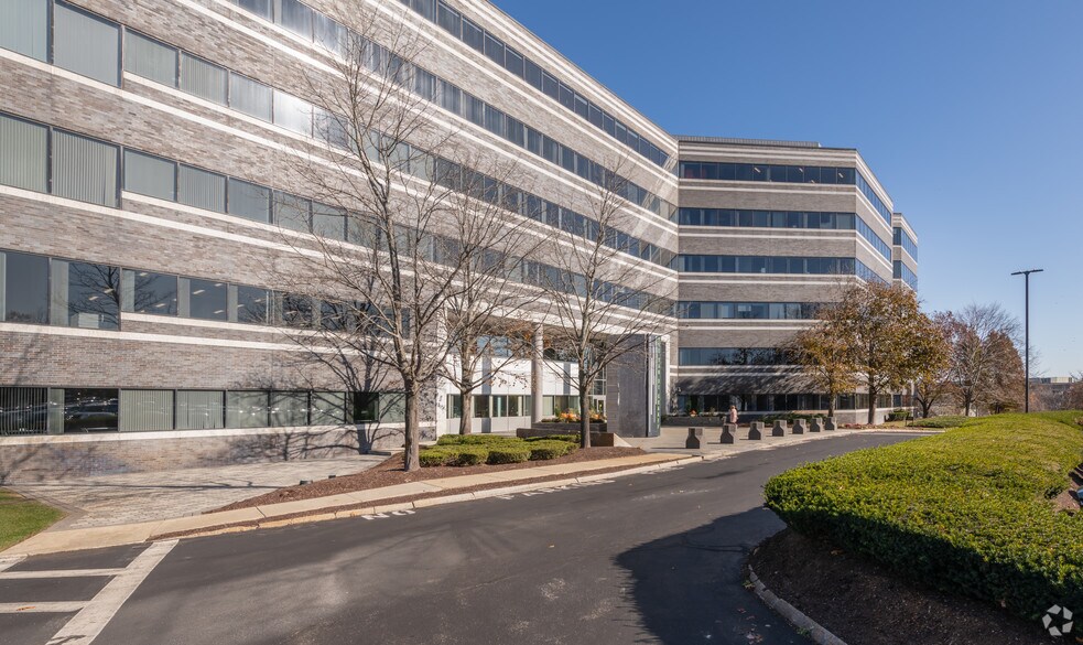 More Photos Of 1 Van de Graaff Dr, Burlington Office For Lease