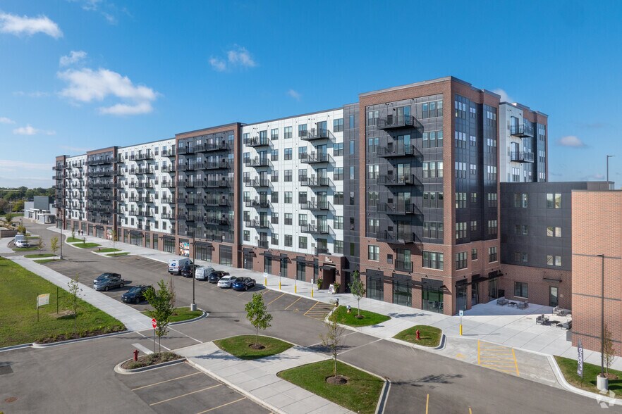 More Photos Of 250 McHenry Rd, Buffalo Grove Apartments For Lease