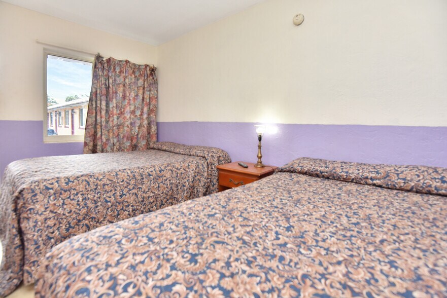 More Photos Of 1028 Ridgewood Ave, Daytona Beach Hospitality For Sale