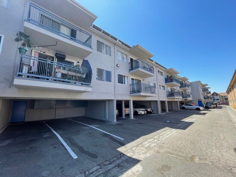 More Photos Of 8070 Langdon Ave, Van Nuys Apartments For Sale