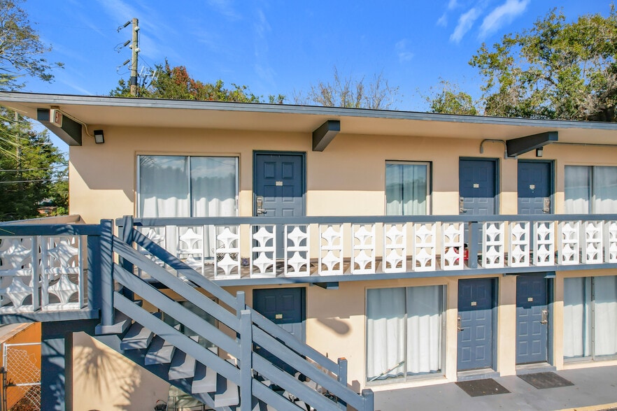 More Photos Of 307 E Vine St, Kissimmee Hotel For Sale