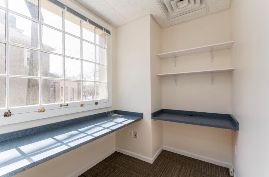 More Photos Of 18 W Evergreen Ave, Philadelphia Office Residential For Sale