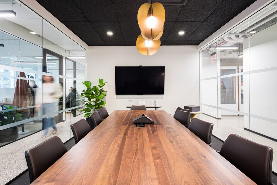 More Photos Of 8484 Wilshire Blvd, Beverly Hills Coworking Space