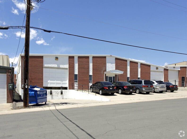 Primary Photo Of 2879 S Shoshone St, Englewood Warehouse For Lease