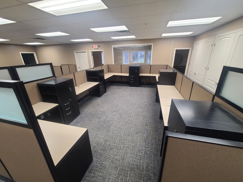 More Photos Of 2360 N Nevada Ave, Minneapolis Warehouse For Sale